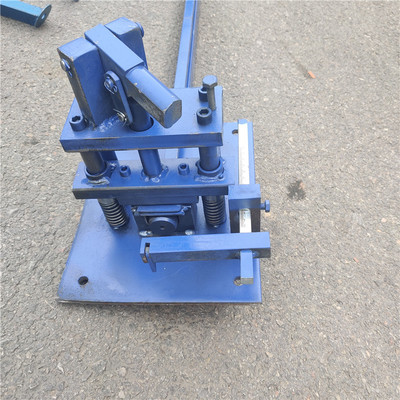 鸿聚牌护栏楼梯扶手冲口不锈钢狗笼开孔器 菱形孔圆孔冲孔机