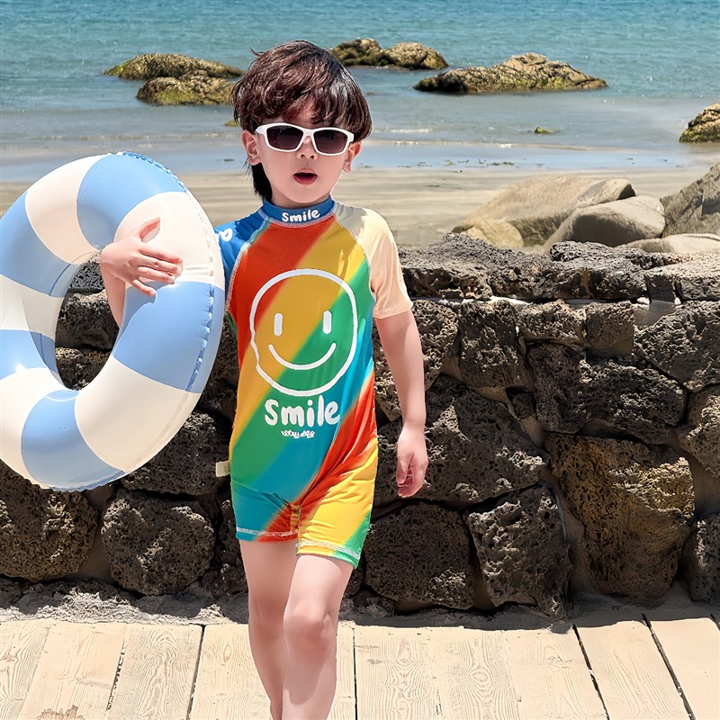 男童泳衣a2025新款儿童笑脸连体游泳衣小男孩宝宝海边度假泳装