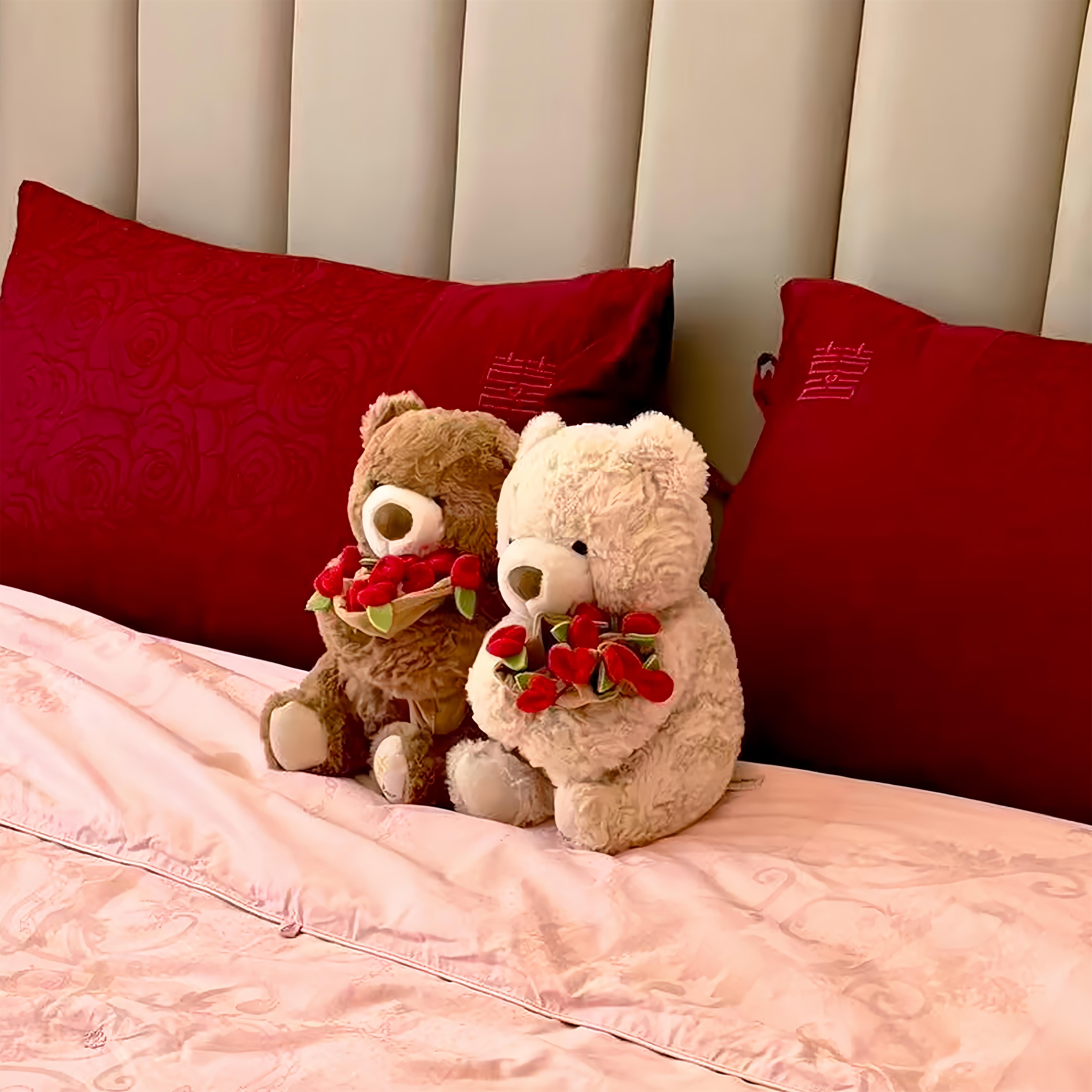 可爱小熊压床娃娃一对结婚新款高档婚房布置卧室喜娃玩偶抱枕礼物