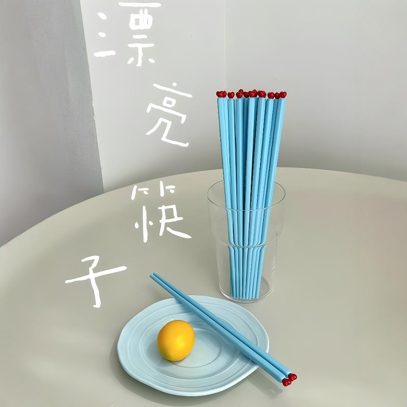 蓝色爱心筷子家用高档精致抗菌防霉2025新款食品级合金筷子防摔