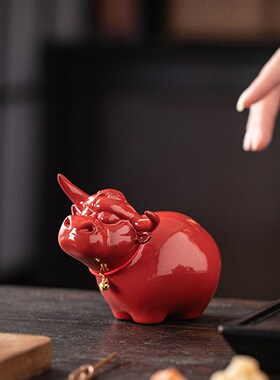 创意牛气冲天茶宠喜庆陶瓷生肖牛招财家居客厅茶室桌面装饰品