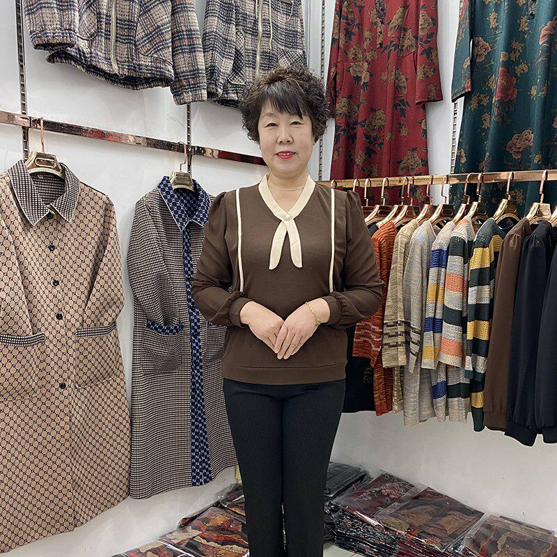 四十岁女人早春新款雪纺拼接显w瘦打底衫女2022洋气妈妈长袖t恤衫