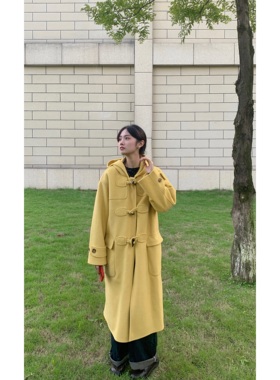 HiiThere韩系温柔黄色连帽中长款冬季小个子牛角扣连帽呢子大衣