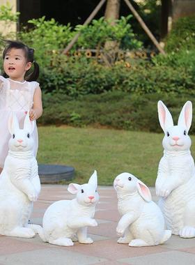花园兔子摆件大号落地园林景观兔子装饰花园庭院大白兔玻璃钢雕塑