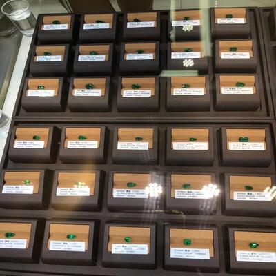 祖母绿红宝石裸石戒面盘彩色珠宝石展示托盘独立柜台展会直播道具
