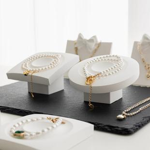 石膏手镯手串展示盘立式高脚倾斜珠宝饰品陈列架手链串珠托盘摆件