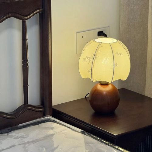 台灯2025新款客厅书房装饰创意法式中古风复古氛围卧室床头小夜灯