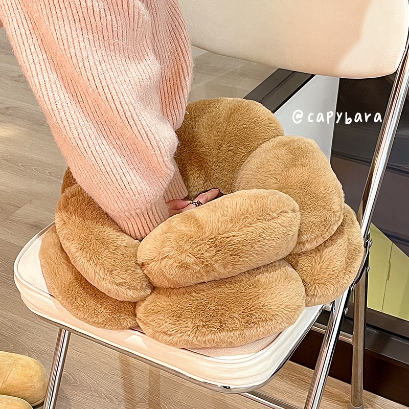 卡皮巴拉坐垫屁垫椅子垫冬季办公室久坐学生教室宿舍座椅垫子