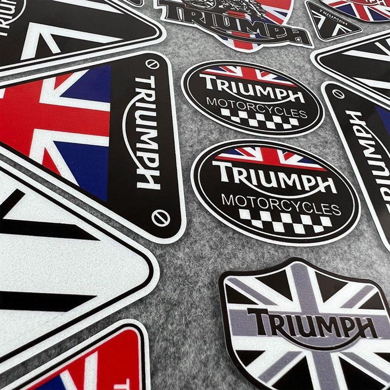 适用凯旋Bobber改装油箱反光贴纸复古摩托车Triumph头盔防水贴花