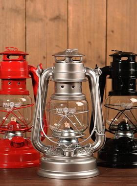 采购产品老式的覆古煤油灯装饰品，怀旧的旧物品，古董马灯笼，背