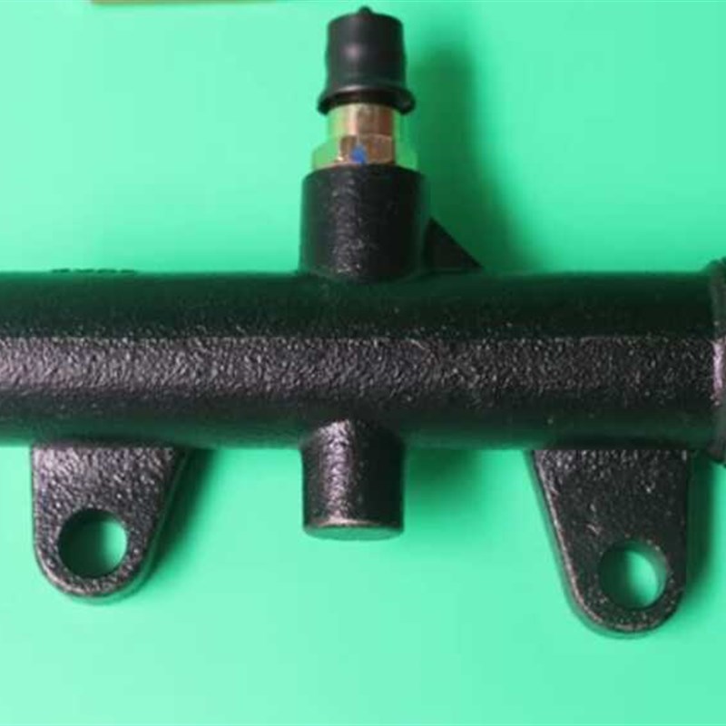 徐工泰安柳工锦州8吨吊车离合器总泵东风底盘8吨吊车离合器总泵