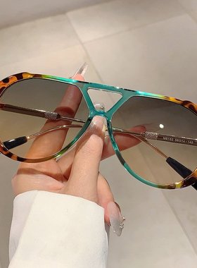 跨境新款复古时尚高级感圆脸显瘦太阳眼镜豹纹框双梁设计平光镜