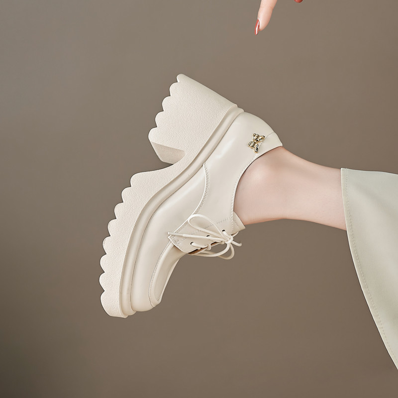 2023春秋新款真皮厚底圆头系带小皮鞋女粗跟松糕底U米白色漆皮单