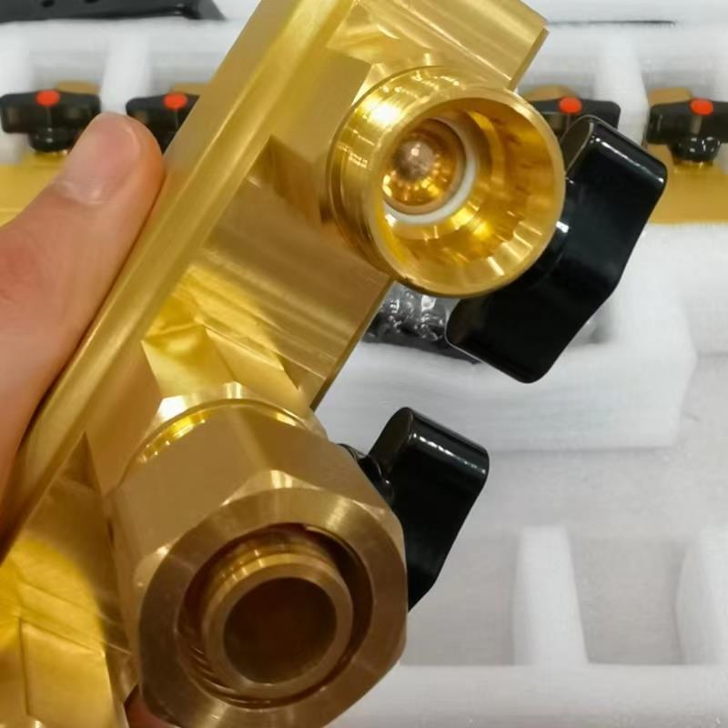 全铜一体大流量地暖分水器DN25黄铜1寸地热分集水器总成32分水阀