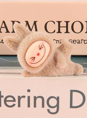 植绒拉布玩偶瑜伽侧躺萌粒手办公仔工位装饰桌面车载中控台摆件