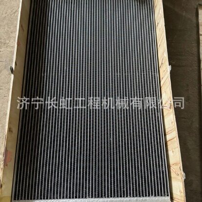 供应原厂山推L55-B5装载机配件：1457-03A-03000 L55-B5散热器