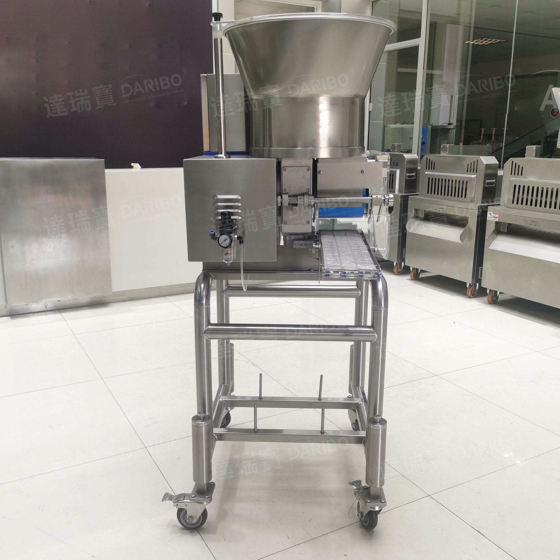 L汉堡肉饼成型机 牛肉堡虾堡成型均匀速度快安全便捷智能化备餐