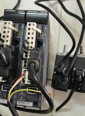 伺服电机 MR-J3-10A   HF-KP13   实