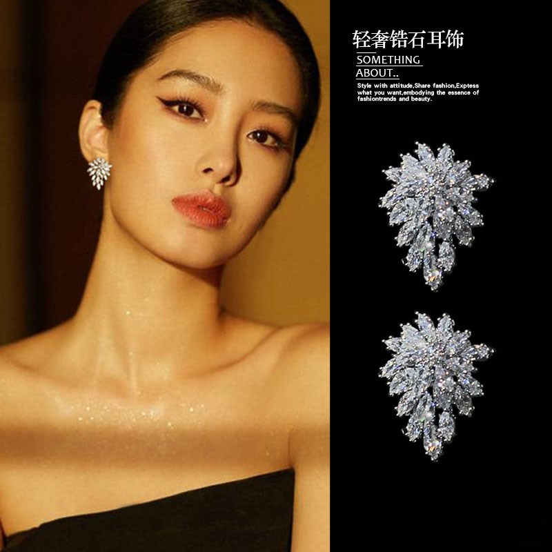 明星气质无耳洞闪亮锆石无痛耳夹女新娘结婚礼服轻奢高级感夹耳饰