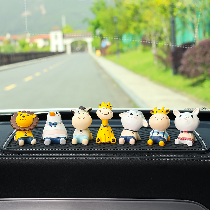 汽车上创意摆件2021q新款中控台个性车内装饰品女神款车载用品大