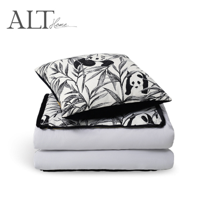 汽车载熊猫抱枕被子两用高级折叠毯子二合一枕头冬天加厚2023新款