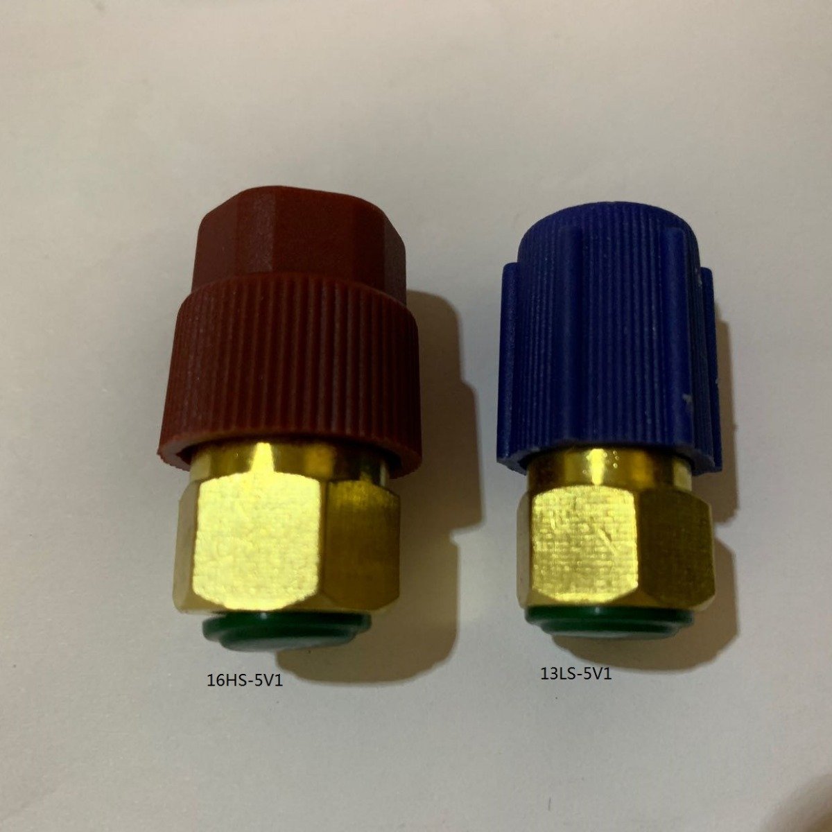 R12R22内螺纹1/4SAE接口转换成R134A高低压公接头转换嘴 AC1316LH