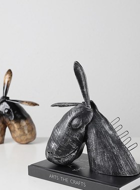 现代轻奢样板间书房高级感合v金属动物艺术摆件客厅酒柜电视柜摆