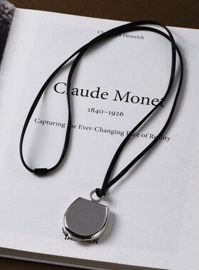 复古月光宝盒吊坠项链女轻奢小众设计高级感黑绳长款小盒子毛衣链