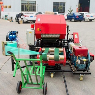 柴油动力青储套袋打包机自动进料打捆包膜机牛羊养殖场饲草压块机