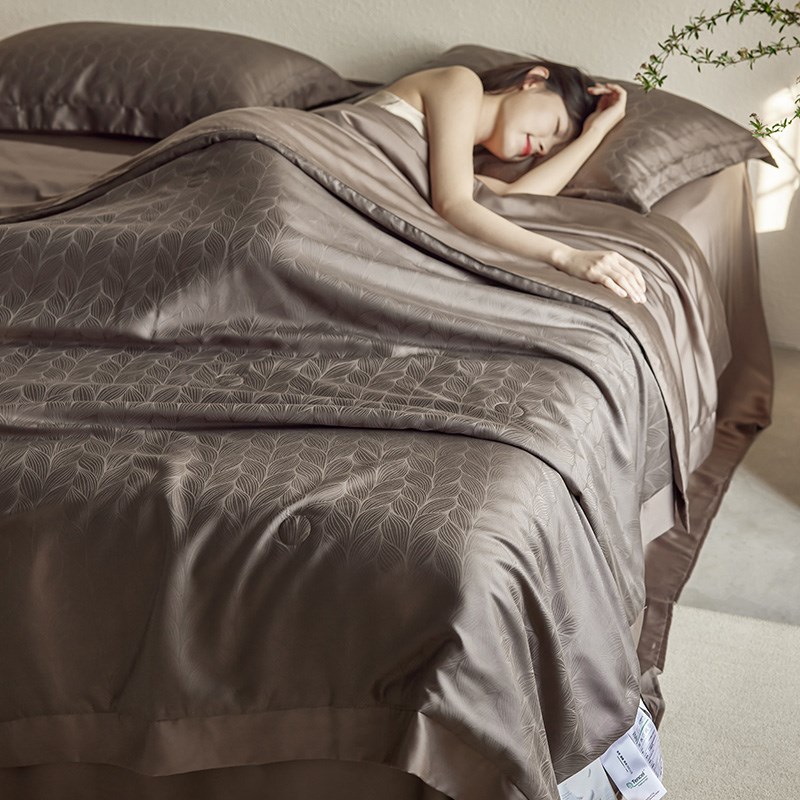 夏季空调被80iS天丝夏凉被四件套高级感轻奢大提花可水洗机洗薄被