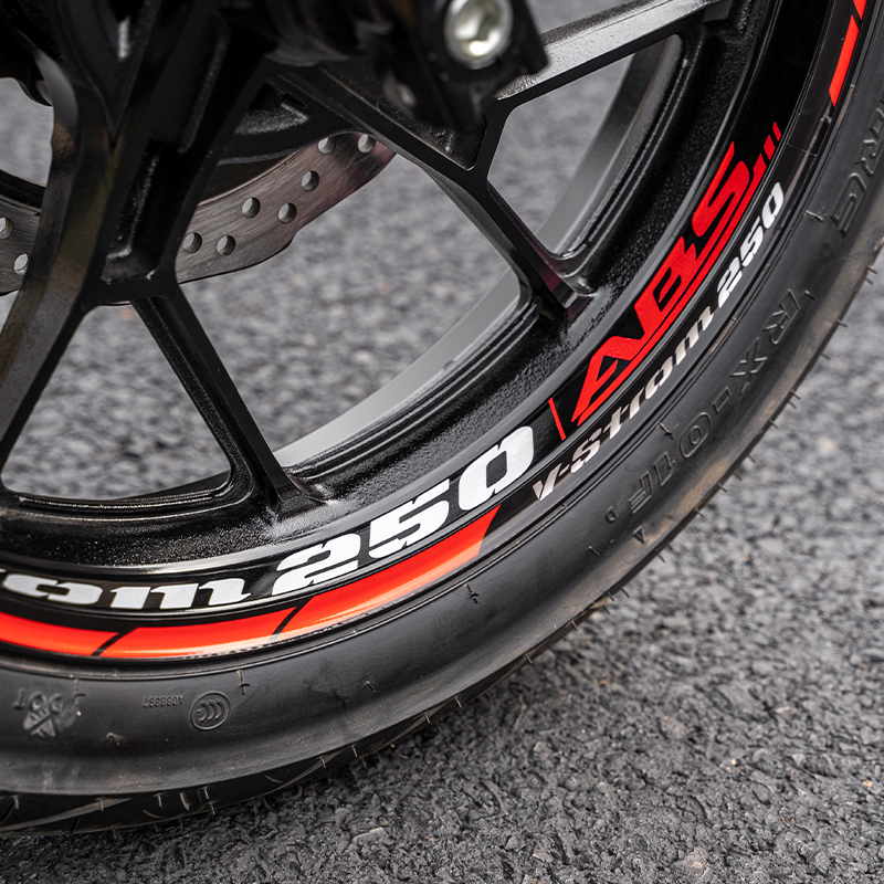 适用铃木DL250轮毂贴轮胎贴轮圈反光贴贴纸贴花车身防水装饰改装