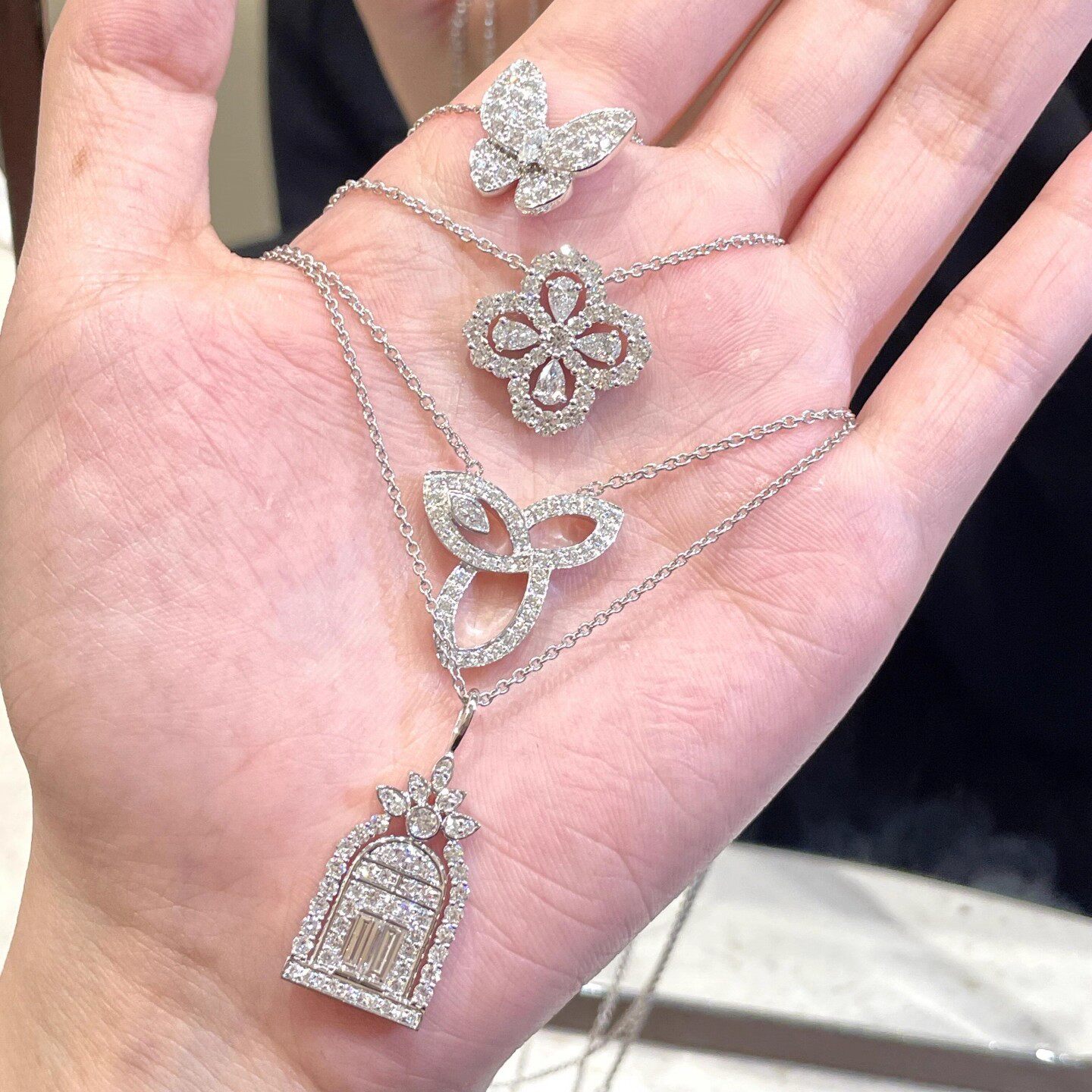 XCZJ法式18K宫廷蝴蝶四叶草幸福门锁骨链镶钻项链生日情人节礼物