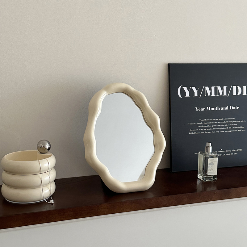 北欧轻奢云朵异形化妆镜卧室桌面化妆台镜子网红U不规则装饰摆饰