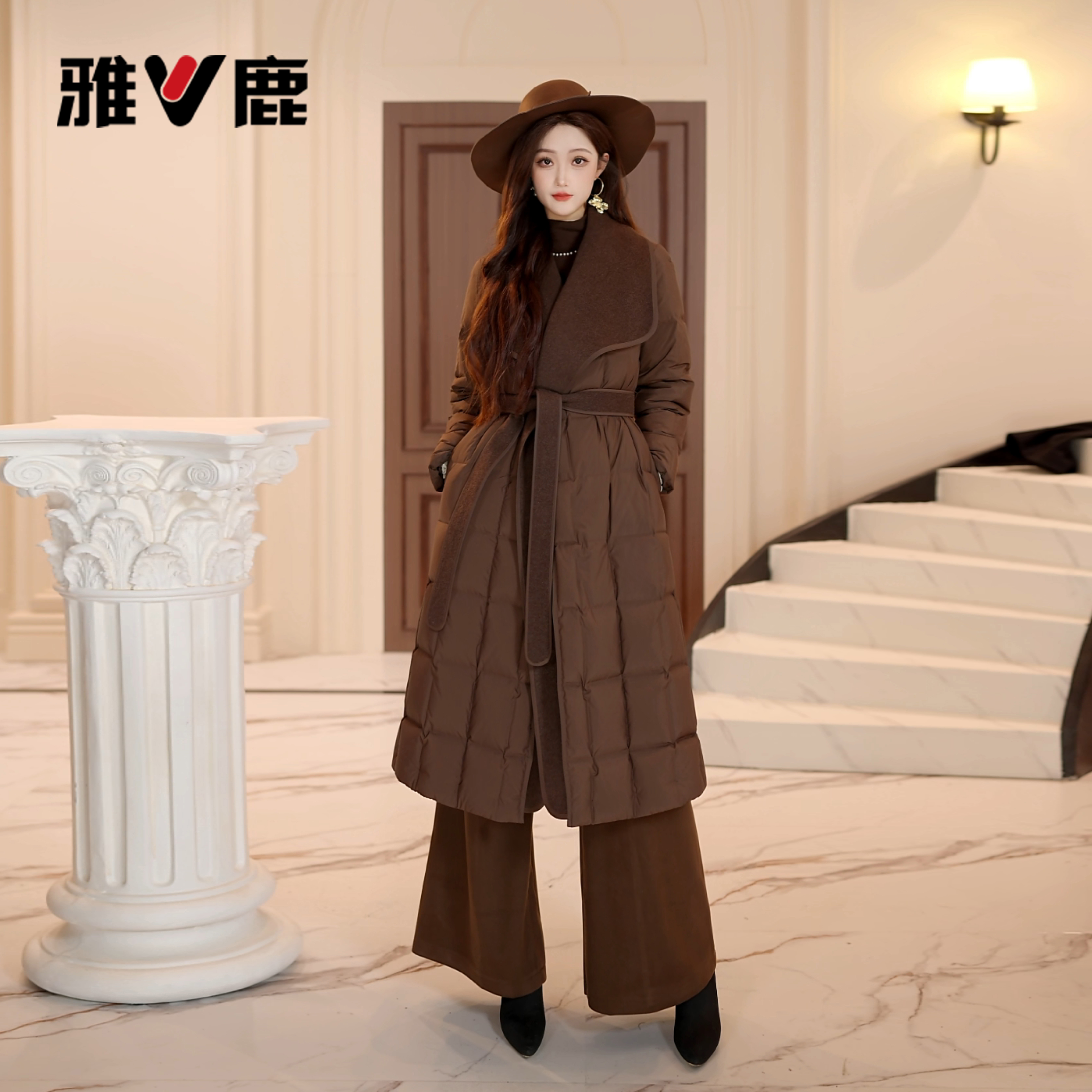 雅鹿新款大翻领鹅绒时尚收腰系绳女士中长款羽绒服