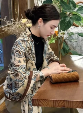 外搭休闲丝巾出游搭配薄款披肩韩版时尚百搭复古腰果花印花长巾lx