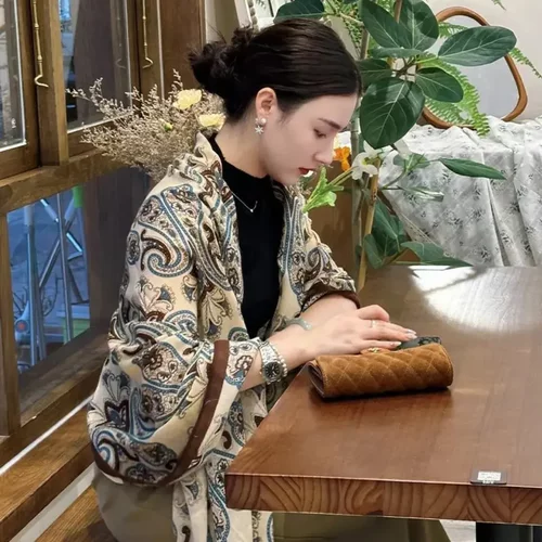 外搭休闲丝巾出游搭配薄款披肩韩版时尚百搭复古腰果花印花长巾lx