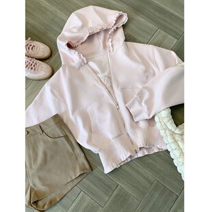 女 韩系纯欲风粉色木耳边连帽拉链外套短裤 秋季 穿搭一整套2026新款