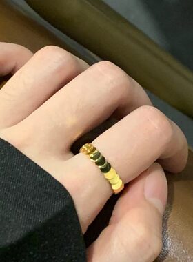 洗手洗澡不用摘轻复古可COOL可CHIC风做旧感小圆片叠加造型戒指