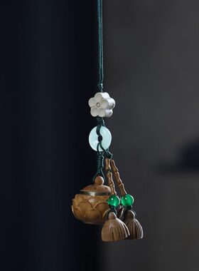 夜光檀香木镂空香囊发光挂件手机汽车钥匙扣男女包包小吊坠挂饰