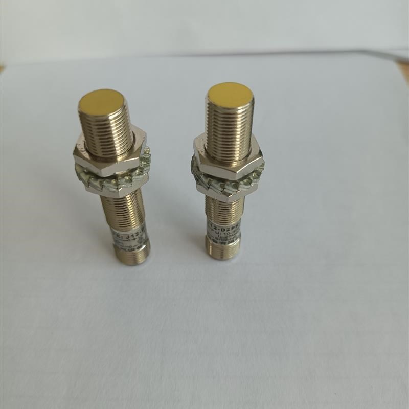 插座式接近开关 J12-tD2PK-L,如下图实物拍摄,便宜处