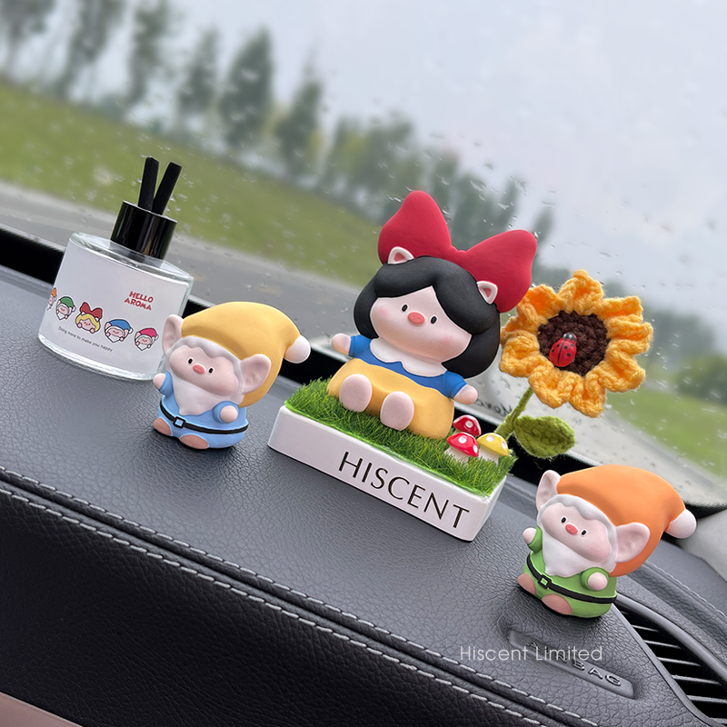 2023新款猪猪公主车载香薰车内饰品摆件汽车中控台装饰Z可爱扩香