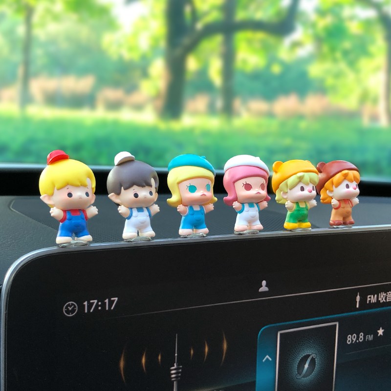 新款泡泡玛特车载摆件汽车中控台显示屏装饰可爱女U生车内饰品礼