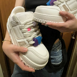 Adam 女拼色真皮运动休闲面包鞋 新 厚底小白鞋 胖丁 瘦腿神器