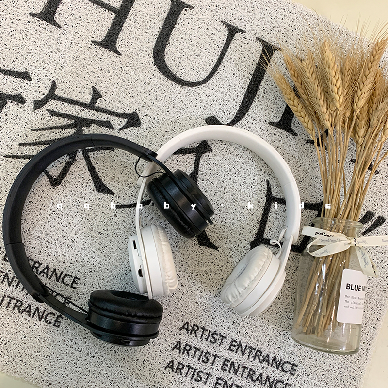 Q宝家童装  儿童头戴式蓝牙x新款无线耳机造型黑白两色休闲帅气潮