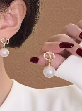 CD字母大珍珠耳钉2023新款潮纯银针轻奢高级感气质耳环春夏女耳坠