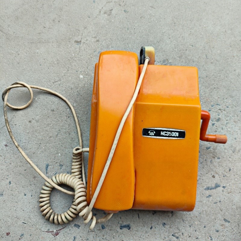 老式拨号电话机手摇古董壁挂墙拨盘座机大哥大影视道具国风摆件