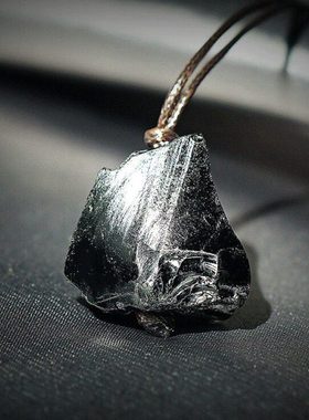 去晦气！天然黑曜石吊坠原石项链天然石挂坠黑色石头挂件汽车挂饰