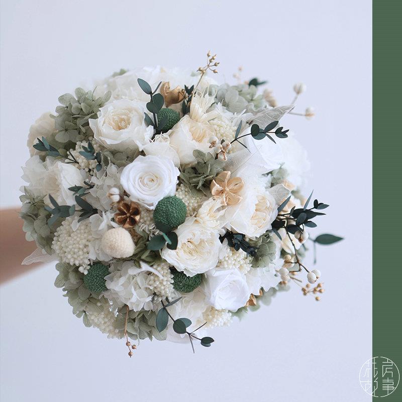 森系绿色永生奥斯汀玫瑰花手捧花草坪户外婚礼领证花束结婚礼物