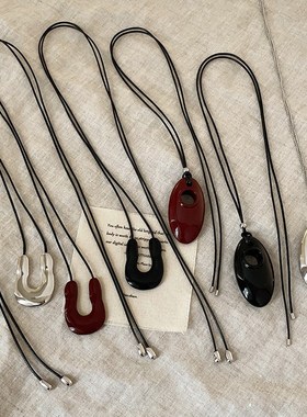 plow向日葵欧尼同款U形水滴金属吊坠黑绳项链简约百搭颈链毛衣链