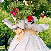 巨型玫瑰花束网红树开花装 花束 置浪漫氛围感创意打卡地标景点包装